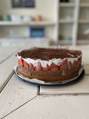 Mousse au chocolat Torte mit Erdbeeren  at Be Nice in Hannover
