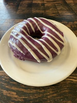 Berries n crème donut   at The Fix in Kansas City