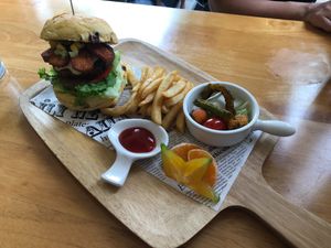 Chickpea tempeh salty “yolk” burger at PP99 品品 in Wujie