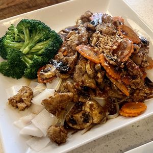 Noodles  at Salaya in Los Angeles