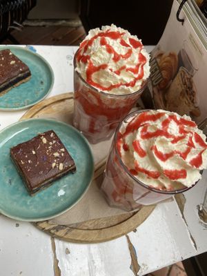 Strawberry milkshake   at YB by Yoghurt Barn in Eindhoven