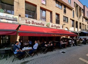 front + outdoor seating at Branche de Figuier in Louvain-la-neuve