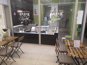 Terras inside of gallery at Loving Hut in Louvain-la-neuve