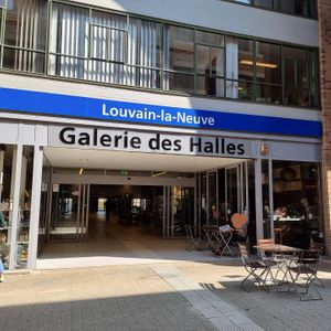 entrance - Galerie des Halles  at Loving Hut in Louvain-la-neuve