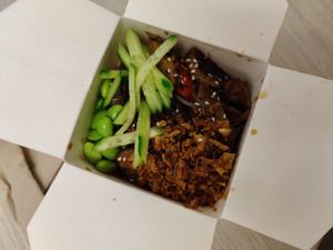 «Canard» teriyaki vraiment délicieux at Loving Hut in Louvain-la-neuve