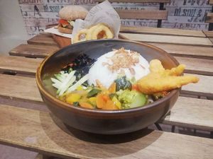 Curry and fried shrimps at Loving Hut in Louvain-la-neuve