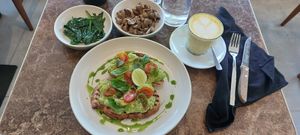 Avocado toast of dreams at Suka Espresso in Ubud