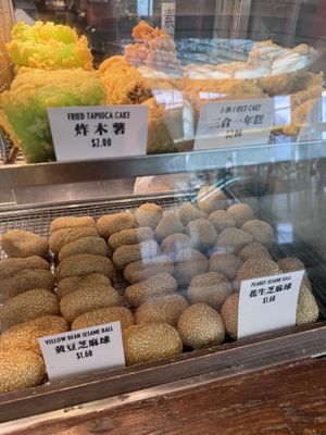 Snacks  at Shou Yi Fried Fritters in Central Singapore