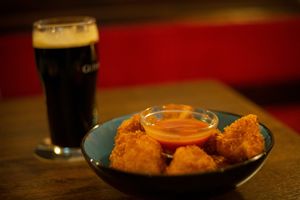 Vegan Crispy Cajun Cauliflower Wings with Buffalo sauce at The Kings Arms in Nuremberg