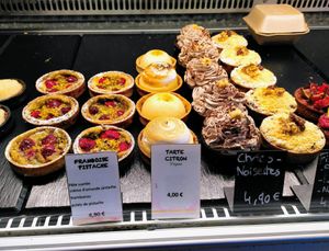 Vegan desserts at Le Tres Superbe in Chartres