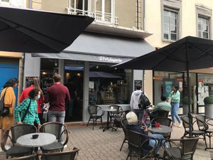 Great café at Le Tres Superbe in Chartres
