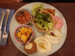 Mezze for one person at SimSim in Zurich