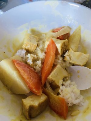 Yellow Curry at Bay View Thai Kitchen in Depoe Bay