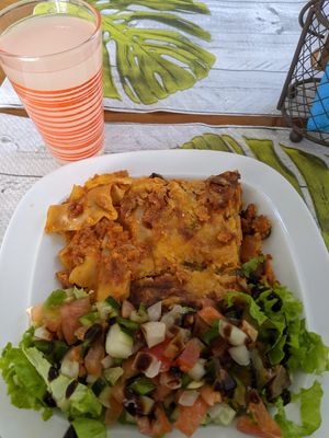 Delicious lasagna & homemade lemonade 🍋 at Vegan Box in Faro