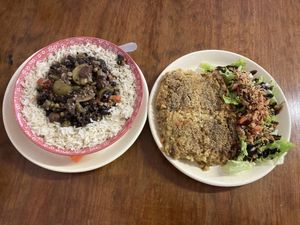 Chilli with rice and Vacalauh at Vegan Box in Faro