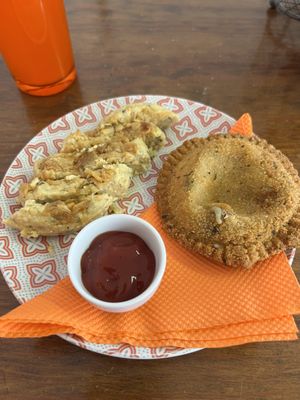 Tremoços e risole de jaca  at Vegan Box in Faro