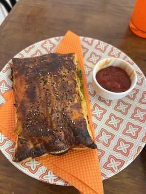 Vegetables folhado  at Vegan Box in Faro