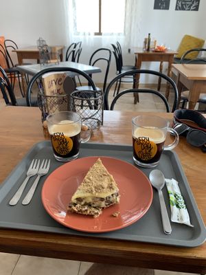 Layer cookie cake. Not bad but nothing too amazing   at Vegan Box in Faro