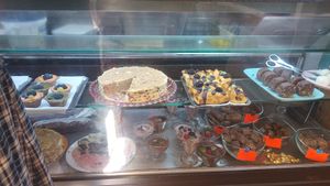 I can't help it, I keep coming back to this AMAZING place. The food is soooooo good. at Vegan Box in Faro