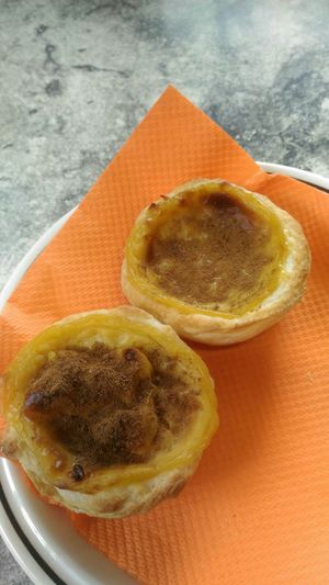 Vegan Portuguese custard tarts (with cinnamon) at Vegan Box in Faro