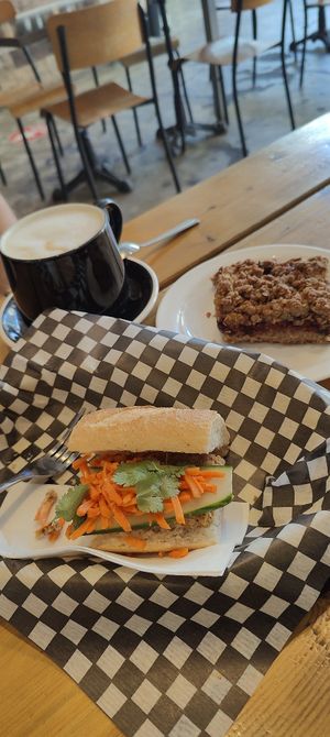  at Café Pékoe in Quebec