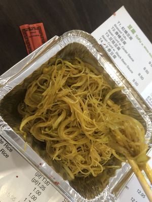 Mei fan with bean sprouts   at Amitabha Vegan in Fresh Meadows