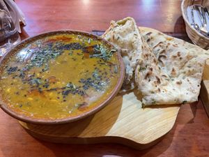 דאל עדשים ונאן שום at Garhwal in Cusco