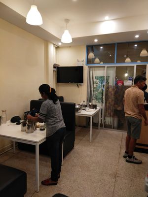 Family vibs at Sugam Vegetarian in Bangkok