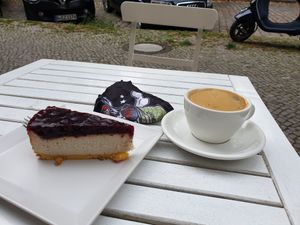 Do NOT order this "cheesecake" at Cafe Vux in Berlin