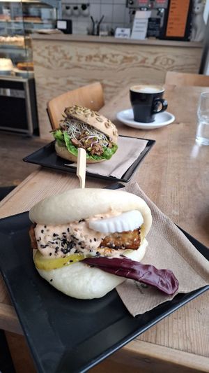 Bagel with Seitan Limao and Ban Bao with Sticky Tofu with Szechuan mayo at Cafe Vux in Berlin