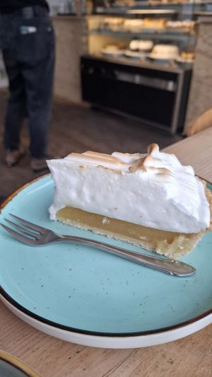 Meringue lemon tarte at Cafe Vux in Berlin