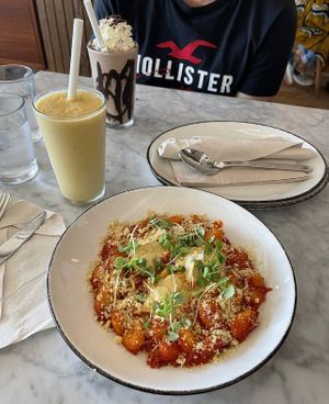 Gnocchi Pomodoro with Mango Orange smoothie & Chocolate shake🍫  at Hungry Angelina in Long Beach