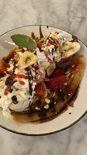Banana split  at Hungry Angelina in Long Beach
