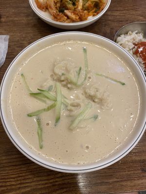   at Saenggak Boda Masitneun Jip in Seoul