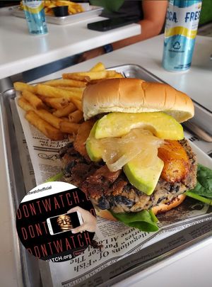 Boricua Burger (patty de habichuelas negras y garbanzos) DONTWATCH.ORG at Sabia Plant Based Eatery in Guaynabo