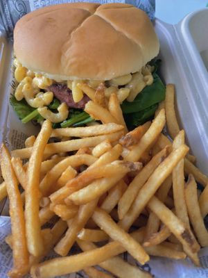 Vegan mac n cheese truffle burger (with beyond)  at Sabia Plant Based Eatery in Guaynabo