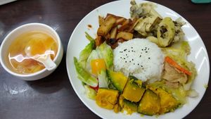 Lunch set at GuānYīn Tíng SùShí 觀音亭素食 in Taipei
