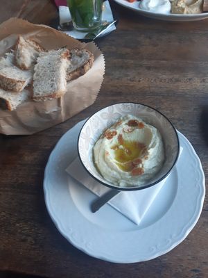 The Skordalja served with toasted bread #Veganuary at Smokvica - Kralja Petra in Belgrade