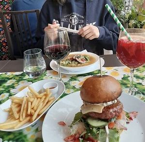 mexican burger and vegetable ramen at Vegan Vacation in Bergen