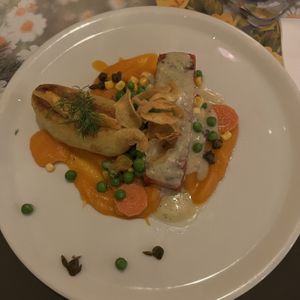 Vegan "salmon" pan séparée fillet. Bien grillé pour donner le petit goût de la croute du saumon. Purée délicieuse   at Vegan Vacation in Bergen