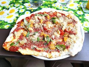 4 cheese pizza at Vegan Vacation in Bergen