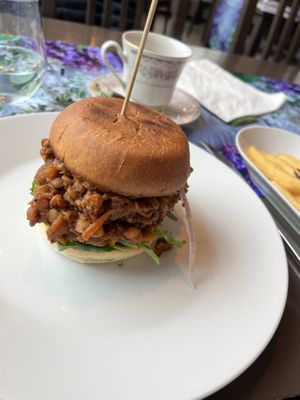 Pulled Pork Burger  at Vegan Vacation in Bergen