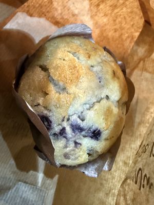 vegan muffin  at Traffic Snack - Hauptbahnhof in Frankfurt
