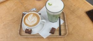 Matcha and capuccino at Kato Gâteaux in Mechelen