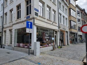 On the corner at Kato Gâteaux in Mechelen