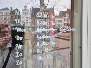 We were here on Wednesday, Jan 24. Unfortunately closed ... at Kato Gâteaux in Mechelen