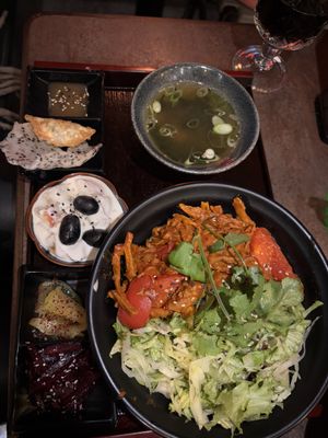 Bento Bowl, vegetarian, not sure if there’s vegan yogurt  at Onocubes in Frankfurt