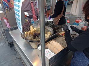 The stand at LǎoPái BáiTáng Guǒ 老牌白糖粿 in Kaohsiung