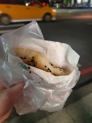  at LǎoPái BáiTáng Guǒ 老牌白糖粿 in Kaohsiung