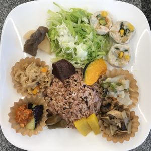 Lunch plate for only 600¥ at Koushikisabou 香色茶坊 in Tukuba